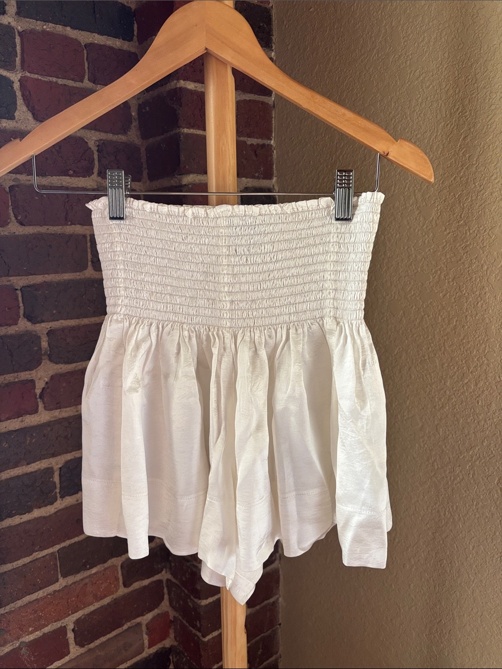 KOCH White Smocked Casual Women's Shorts Size XS